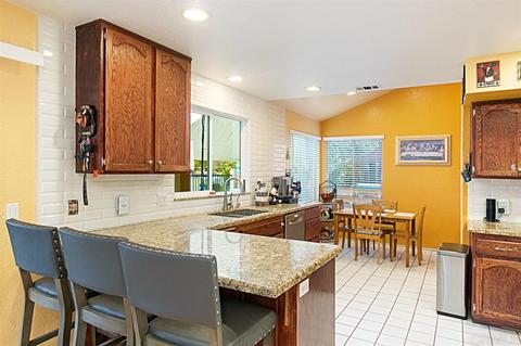 1171 Symphony Pl, Escondido, CA 92029 photo 2