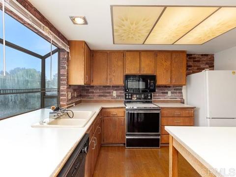 646 Cortez Ave, Vista, CA 92084 photo 10