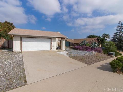 646 Cortez Ave, Vista, CA 92084 photo 2