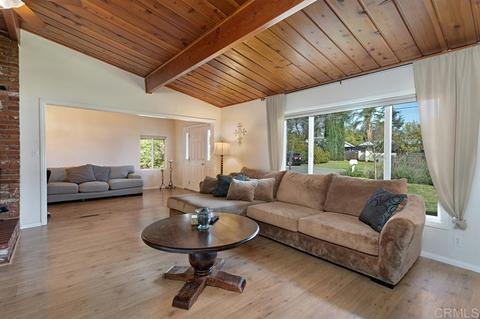 1153 Thomas Way, Escondido, CA 92027 photo 5