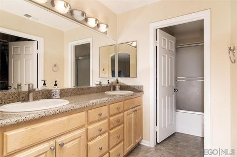 8727 Glen Oaks Way, Santee, CA 92071 photo 12