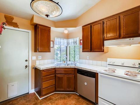 1296 Longfellow Rd, Vista, CA 92081 photo 5