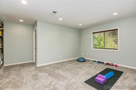 1090 Meridian Ct, Oceanside, CA 92057 photo 13