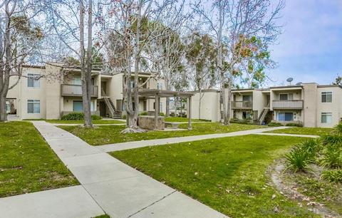 432 Edgehill Ln #33, Oceanside, CA 92054 photo 3