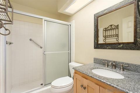 1370 Clear Crest Cir, Vista, CA 92084 photo 5