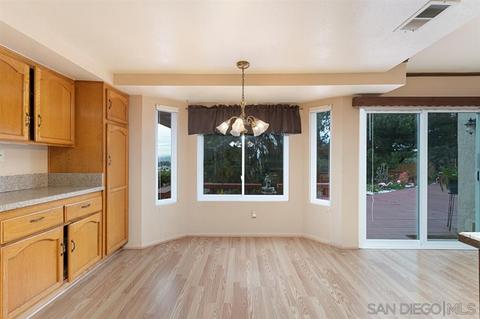 1370 Clear Crest Cir, Vista, CA 92084 photo 10