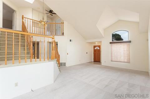 1370 Clear Crest Cir, Vista, CA 92084 photo 3