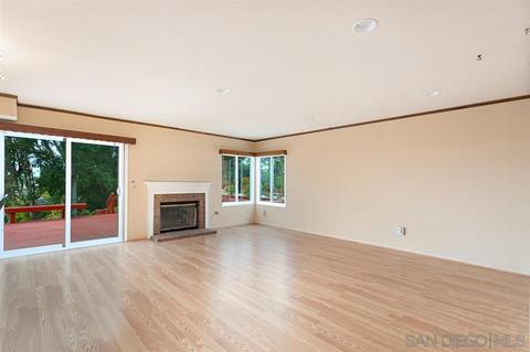 1370 Clear Crest Cir, Vista, CA 92084 photo 7