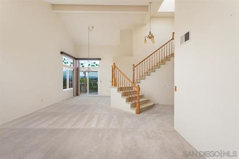 1370 Clear Crest Cir, Vista, CA 92084 photo 2