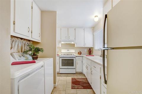 1445 Peacock Blvd, Oceanside, CA 92056 photo 2