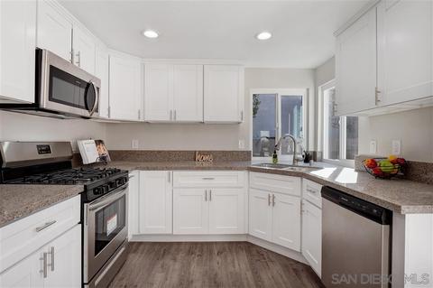 1732 Avenida Segovia, Oceanside, CA 92056 photo 8