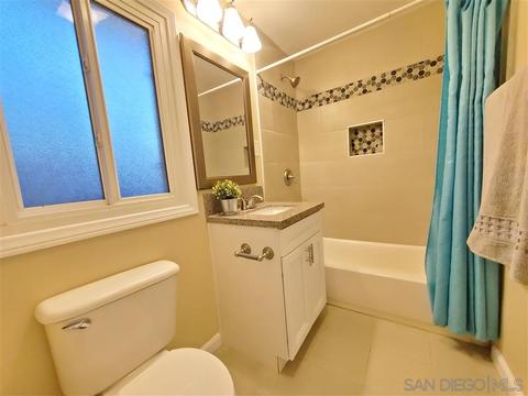 8107 Cameron Dr, Spring Valley, CA 91977 photo 10