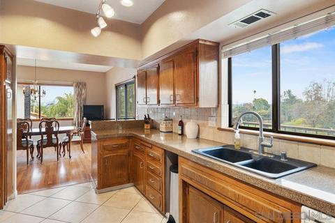 321 Cypress Crest Ter, Escondido, CA 92025 photo 7