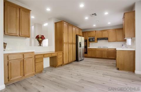 377 Edgewater Dr, San Marcos, CA 92078 photo 8