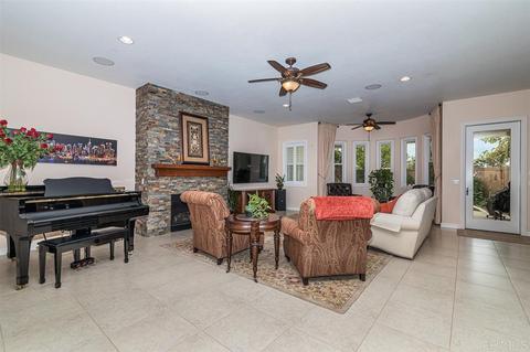 1142 Village Dr, Oceanside, CA 92057 photo 6