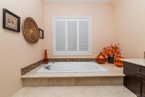 1142 Village Dr, Oceanside, CA 92057 photo 12