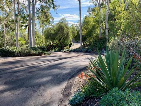 2832 Pasatiempo Gln, Escondido, CA 92025 photo 3