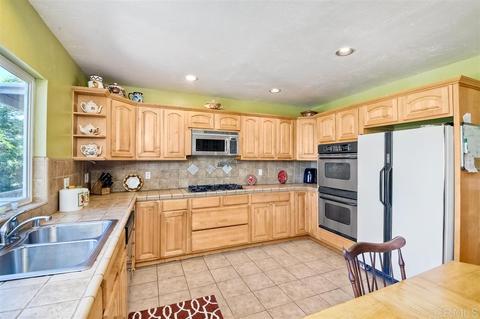 10380 Don Pico Rd, Spring Valley, CA 91978 photo 5