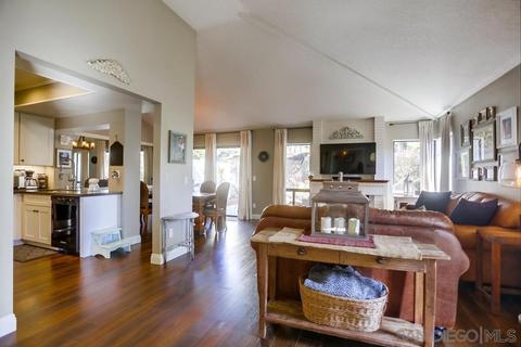 1026 Gleneagles Pl, Vista, CA 92081 photo 2