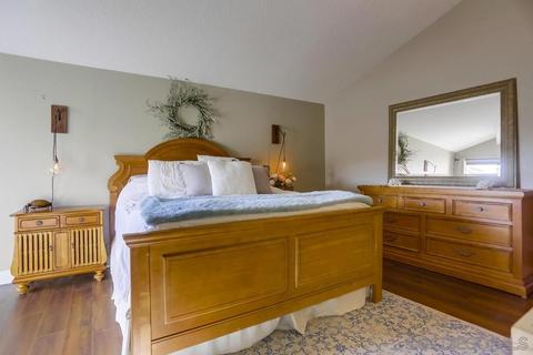 1026 Gleneagles Pl, Vista, CA 92081 photo 10