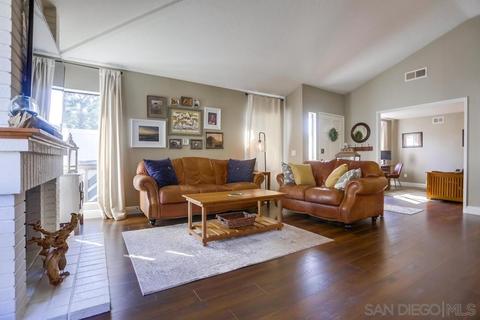 1026 Gleneagles Pl, Vista, CA 92081 photo 4