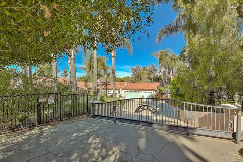 1606 Joshua Tree Ln, Fallbrook, CA 92028 photo 2