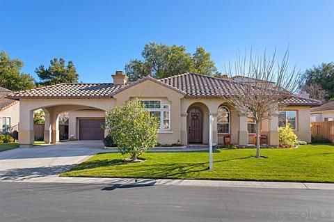 636 Inverlochy Dr, Fallbrook, CA 92028 photo 1