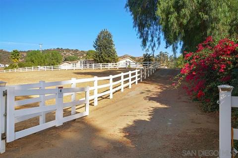 9793 Dunbar Ln, El Cajon, CA 92021 photo 2