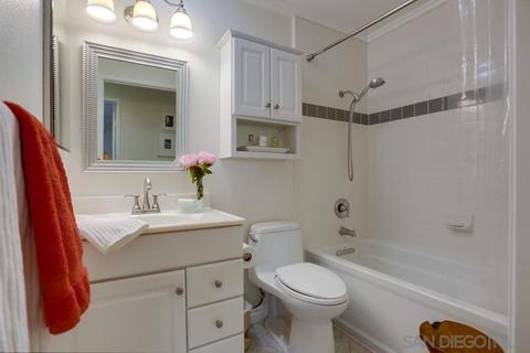 8272 Caminito Modena, La Jolla, CA 92037 photo 17