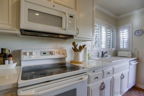 8272 Caminito Modena, La Jolla, CA 92037 photo 10