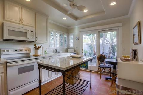 8272 Caminito Modena, La Jolla, CA 92037 photo 9