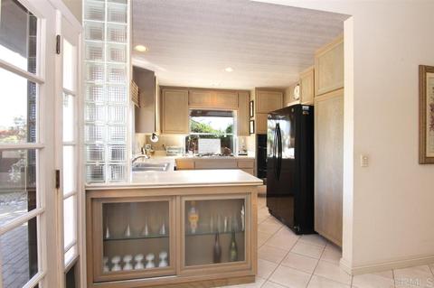 4640 Trieste, Carlsbad, CA 92010 photo 9