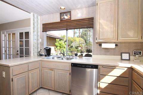 4640 Trieste, Carlsbad, CA 92010 photo 8
