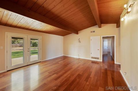 1367 Rex Ln, El Cajon, CA 92021 photo 2