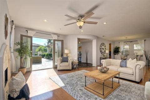 7577 Corelli Ln, San Diego, CA 92127 photo 2