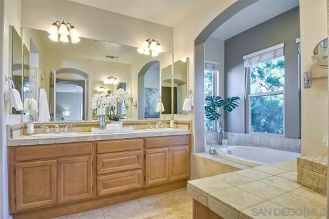 7577 Corelli Ln, San Diego, CA 92127 photo 16