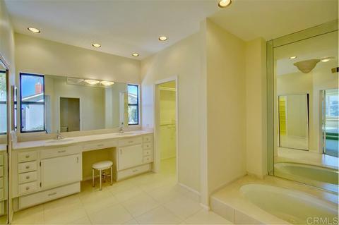 8212 Caminito Maritimo, La Jolla, CA 92037 photo 12