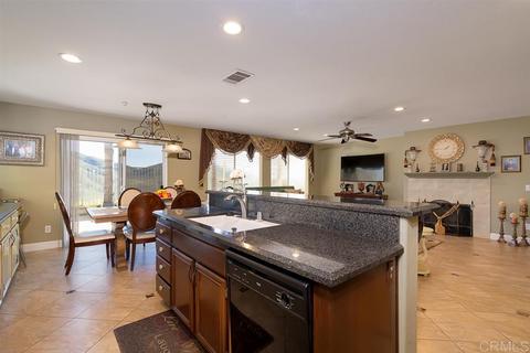 2119 Pointe Pkwy, Spring Valley, CA 91978 photo 4
