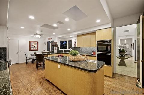 1560 Via Corona, La Jolla, CA 92037 photo 10