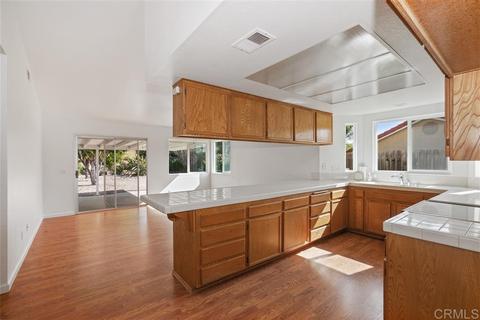 780 Cuchillo, Oceanside, CA 92057 photo 3
