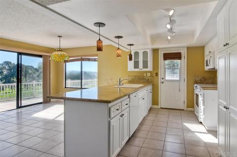 2056 Palmer Dr, Oceanside, CA 92056 photo 3