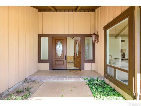 1526 Skyhawk Rd, Escondido, CA 92029 photo 4