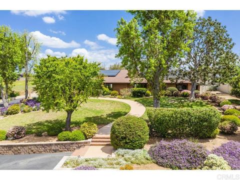 1526 Skyhawk Rd, Escondido, CA 92029 photo 1