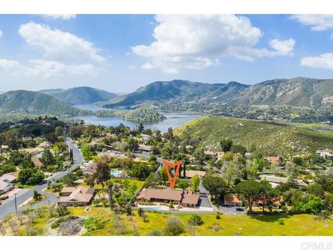1526 Skyhawk Rd, Escondido, CA 92029 photo 2