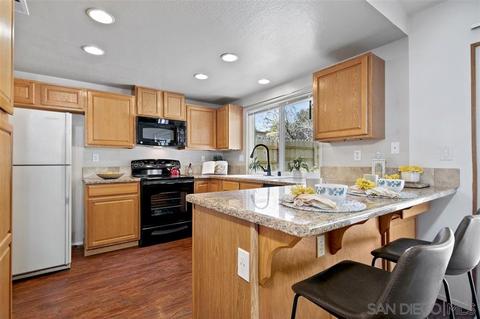 10164 Tres Lagos Ct, Spring Valley, CA 91977 photo 2