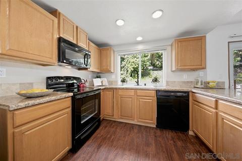 10164 Tres Lagos Ct, Spring Valley, CA 91977 photo 11
