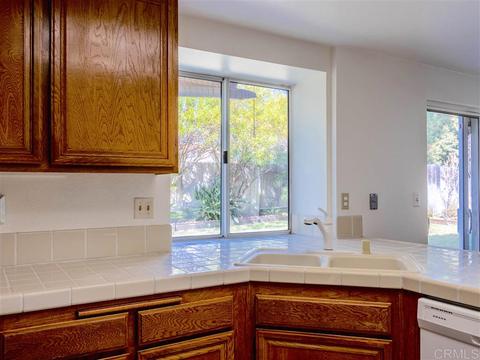 855 Glenwood Dr, Oceanside, CA 92057 photo 5