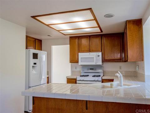 855 Glenwood Dr, Oceanside, CA 92057 photo 6