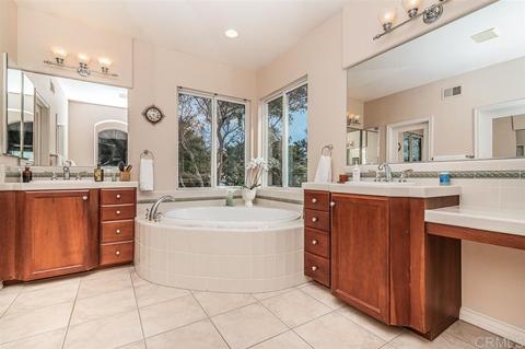 8096 Paseo Arrayan, Carlsbad, CA 92009 photo 18