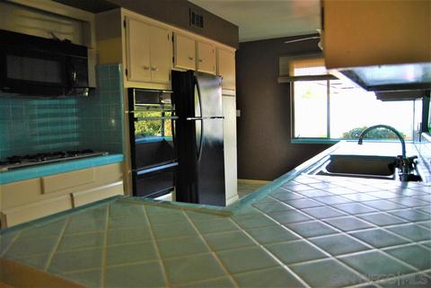 5655 Severin Dr, La Mesa, CA 91942 photo 4